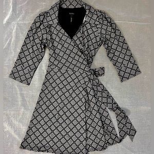 Laundry by Shelli Segal Knee-Length Wrap Dress - Size S